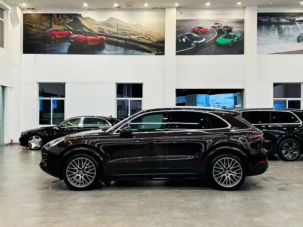 PORSCHE CAYENNE
