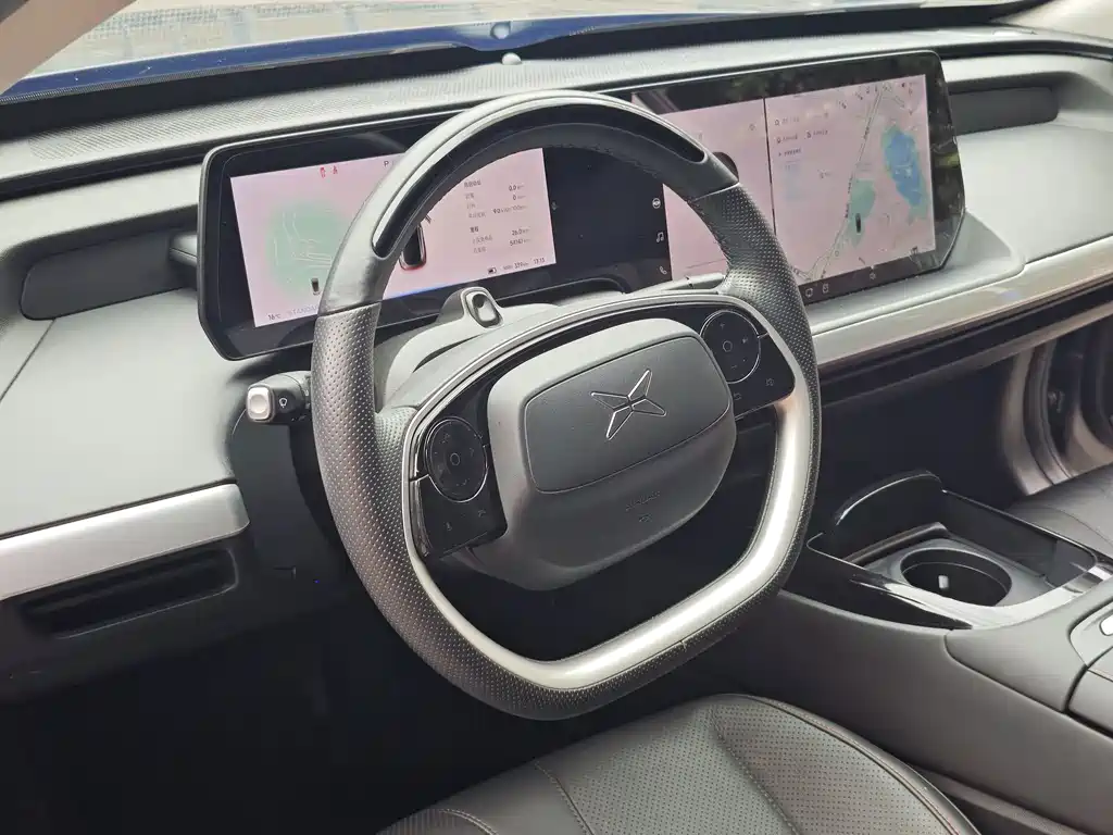 XPeng P7 — миниатюра 10
