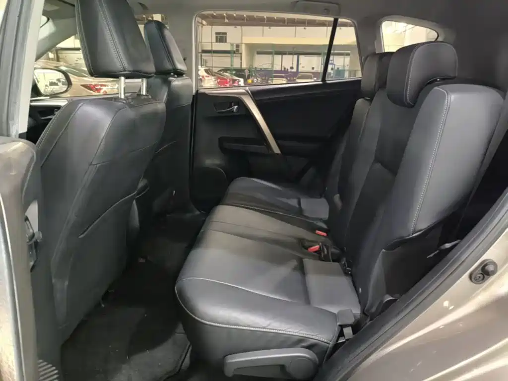 Toyota RAV4 — миниатюра 17