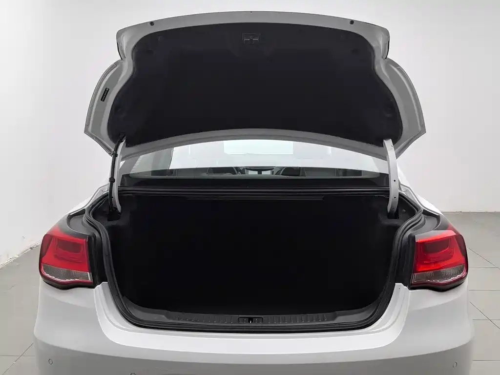 Chevrolet Malibu — миниатюра 16