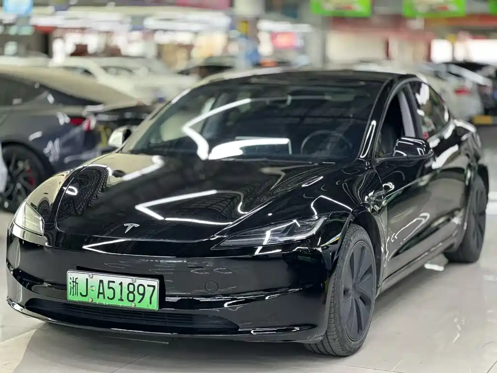 Tesla Model 3 2024