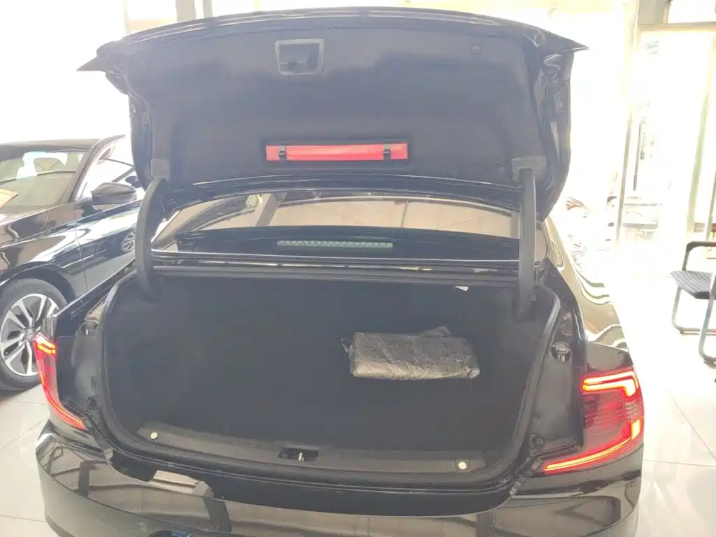 Volvo S90 — миниатюра 19