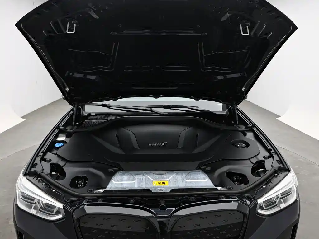 BMW iX3 — миниатюра 17