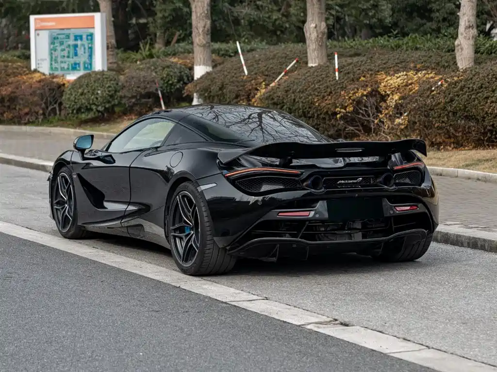 MCLAREN 720S