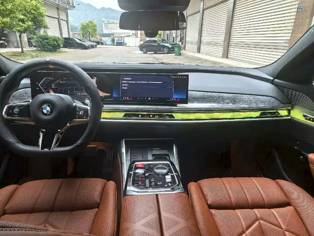 BMW 7 SERIES