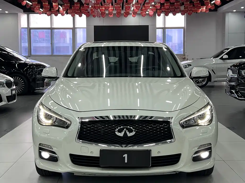 INFINITI Q50L