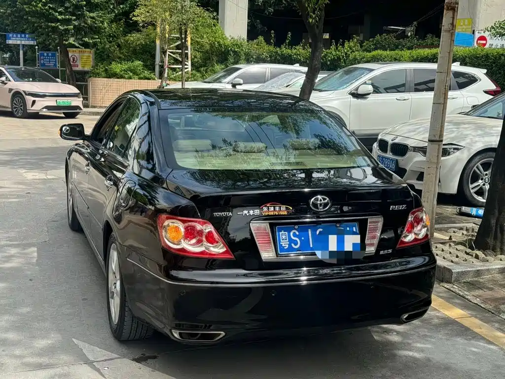 Toyota Reiz — миниатюра 3