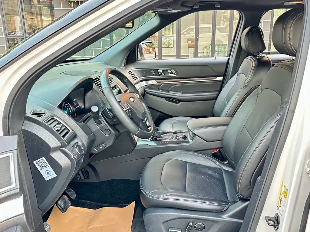 Ford Explorer (Import) — миниатюра 12