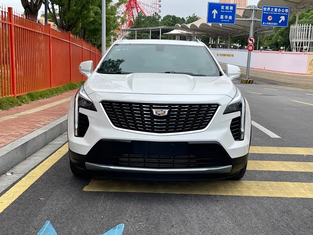 CADILLAC XT4