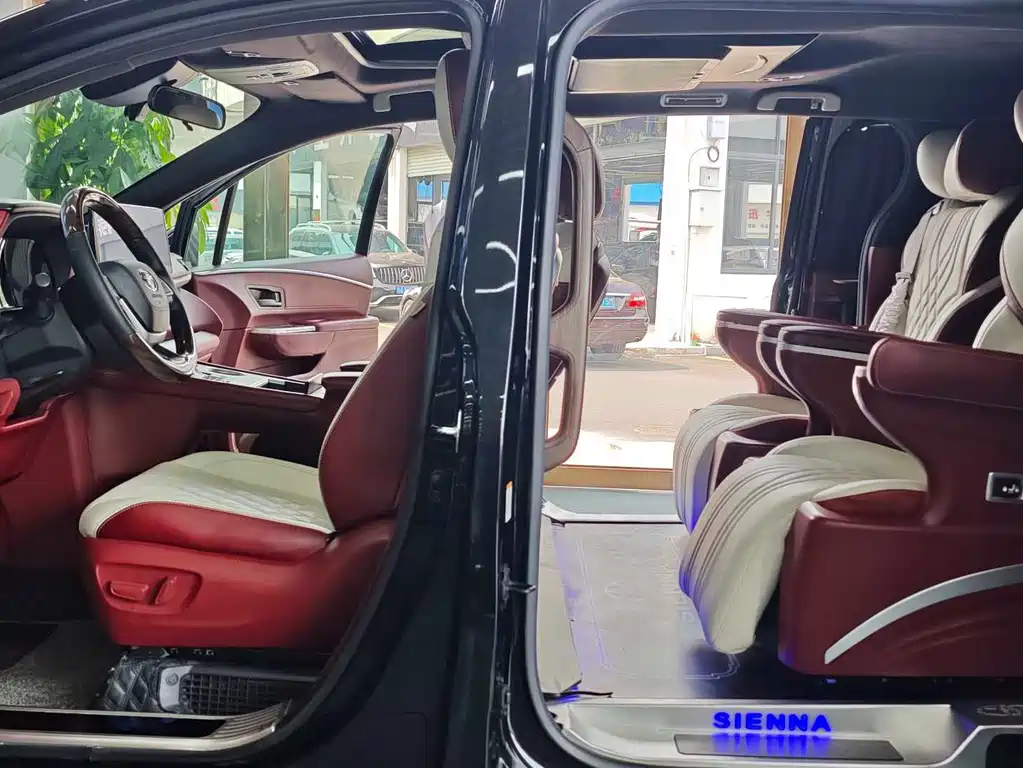 Toyota Sienna — миниатюра 6