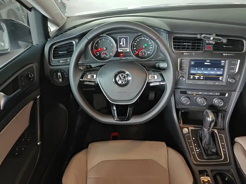 Volkswagen Golf — миниатюра 11