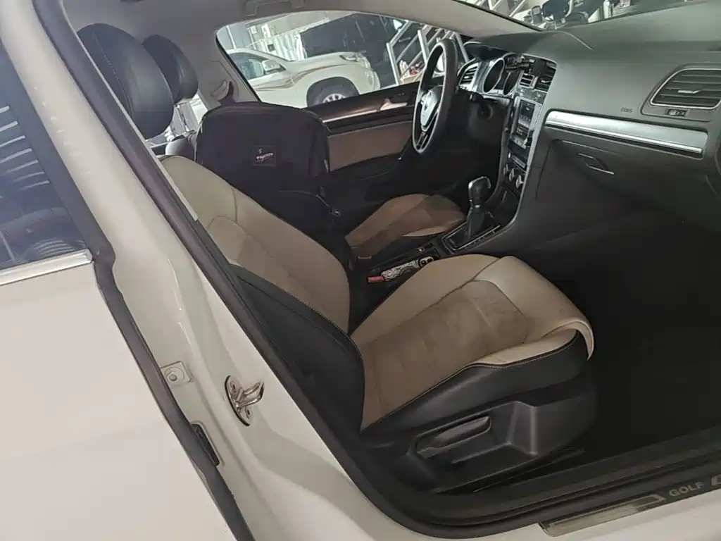 Volkswagen Golf — миниатюра 25