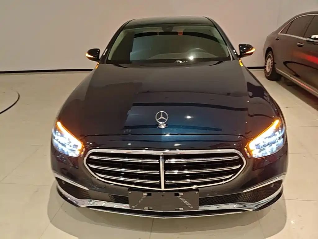 Mercedes-Benz E-Class — миниатюра 3