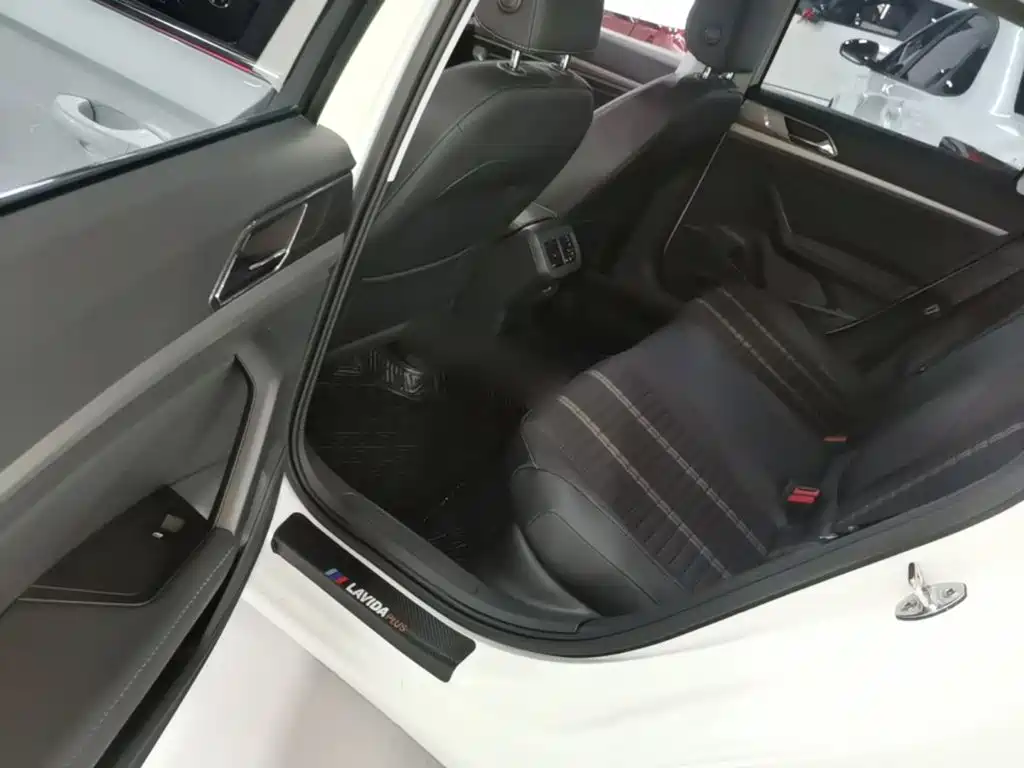 Volkswagen Lavida — миниатюра 17