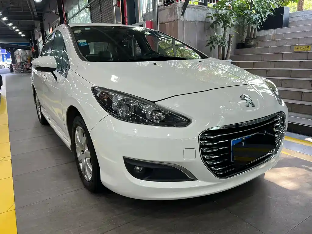 Peugeot 308 — миниатюра 2
