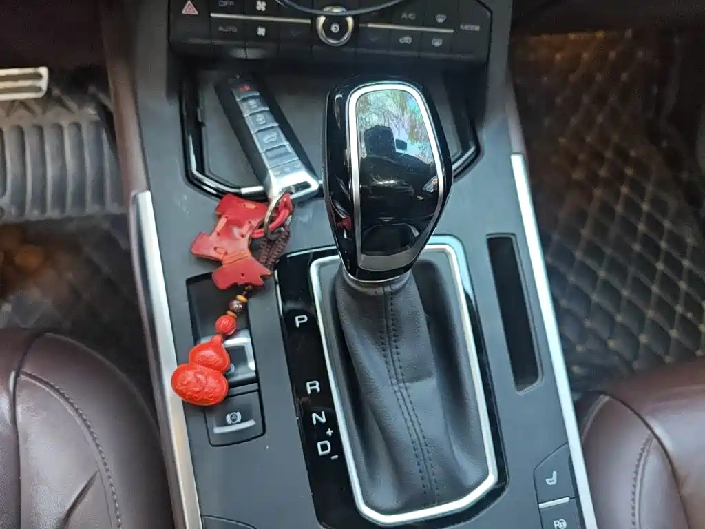 Wey Wey VV5 — миниатюра 10