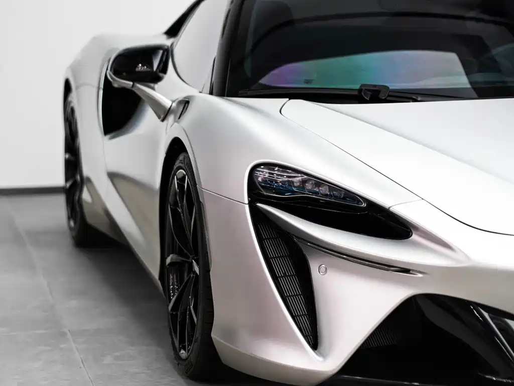 McLaren Artura 2023 3.0T Hybrid