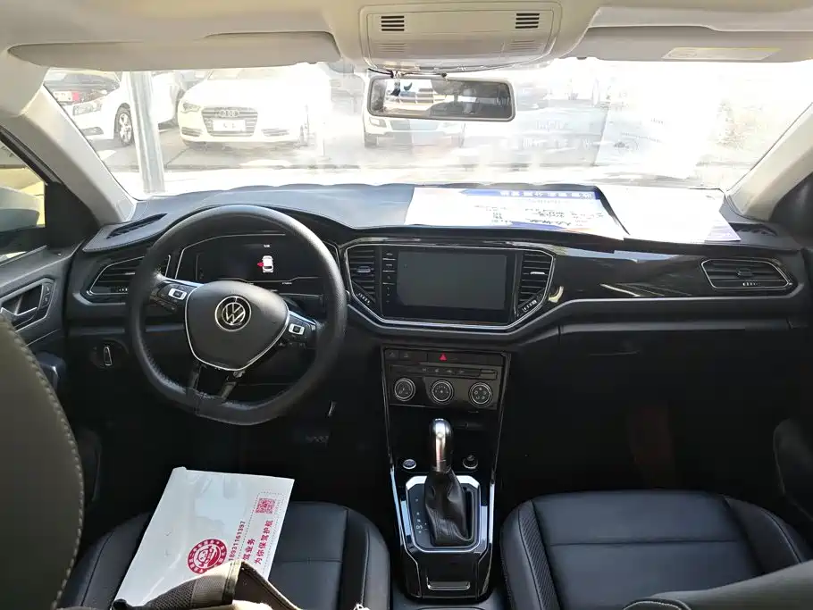 Volkswagen T-Roc — миниатюра 12