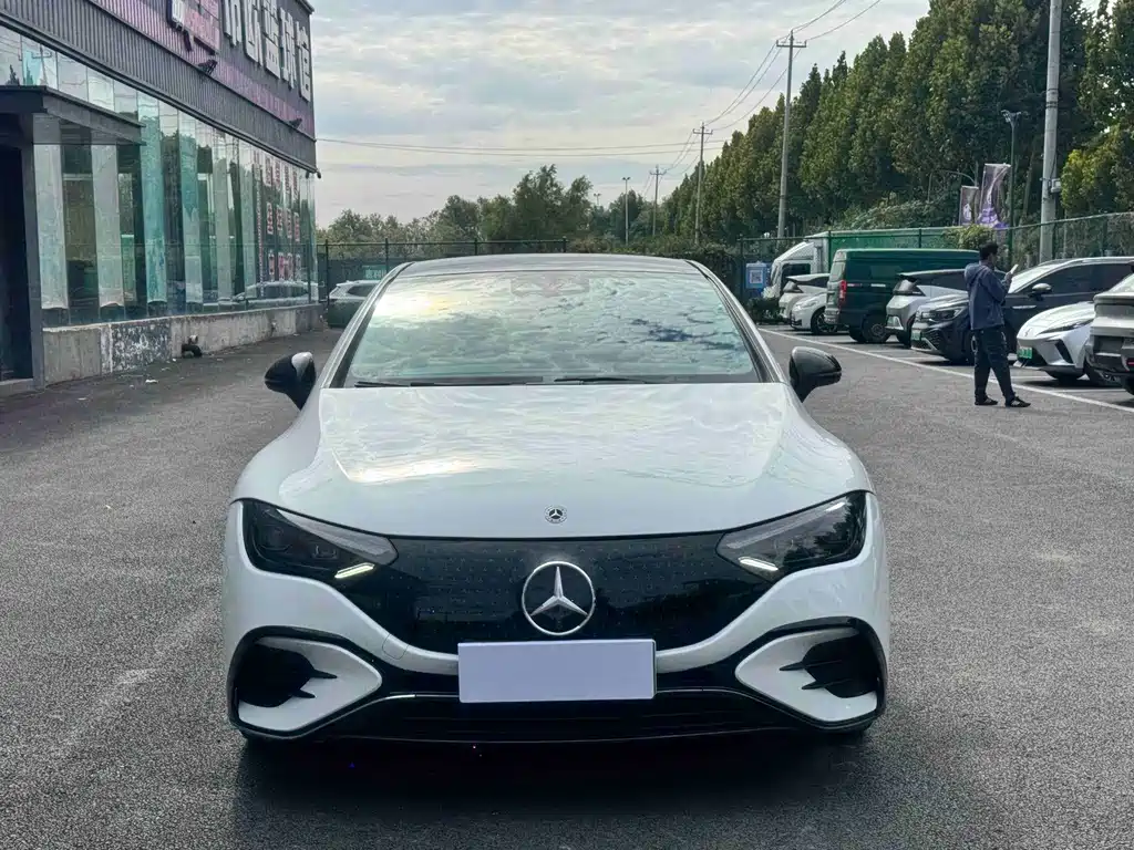 Mercedes-Benz EQE