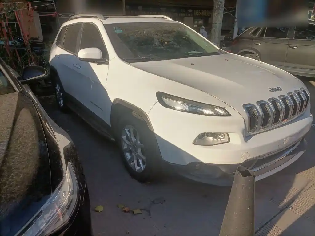 Jeep Cherokee — миниатюра 4