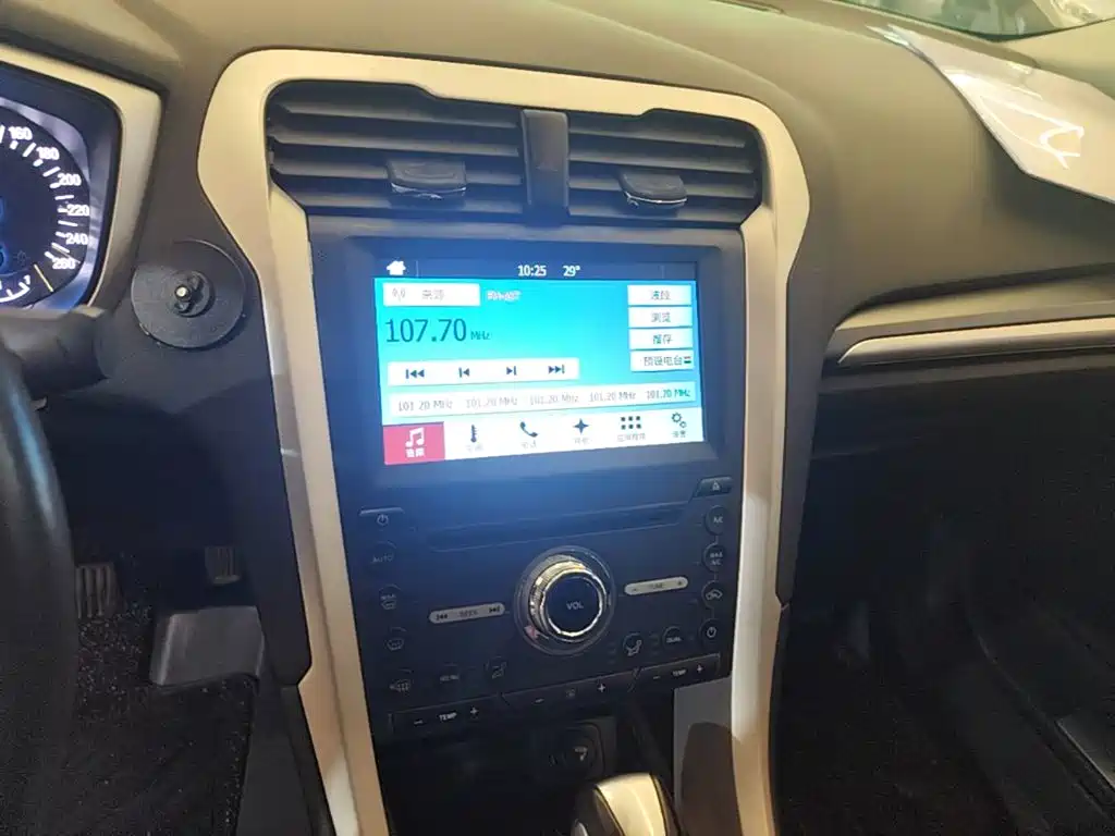 Ford Mondeo — миниатюра 13