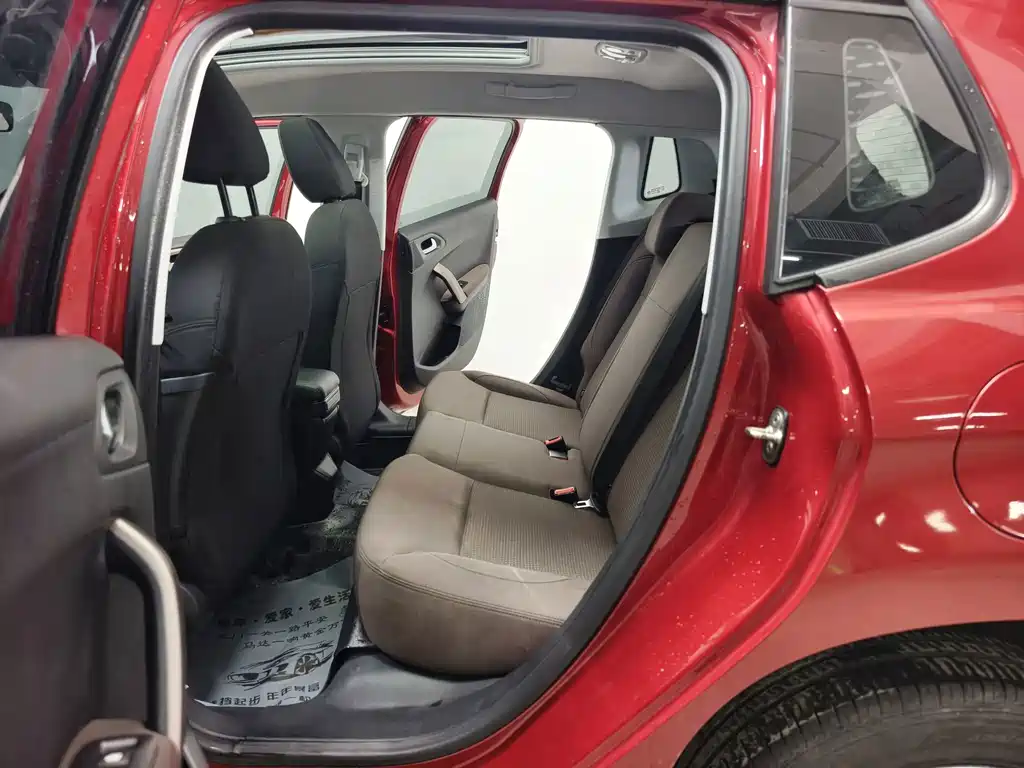 Peugeot 2008 — миниатюра 13