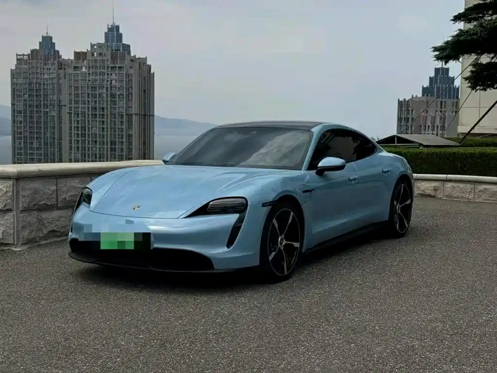 PORSCHE TAYCAN