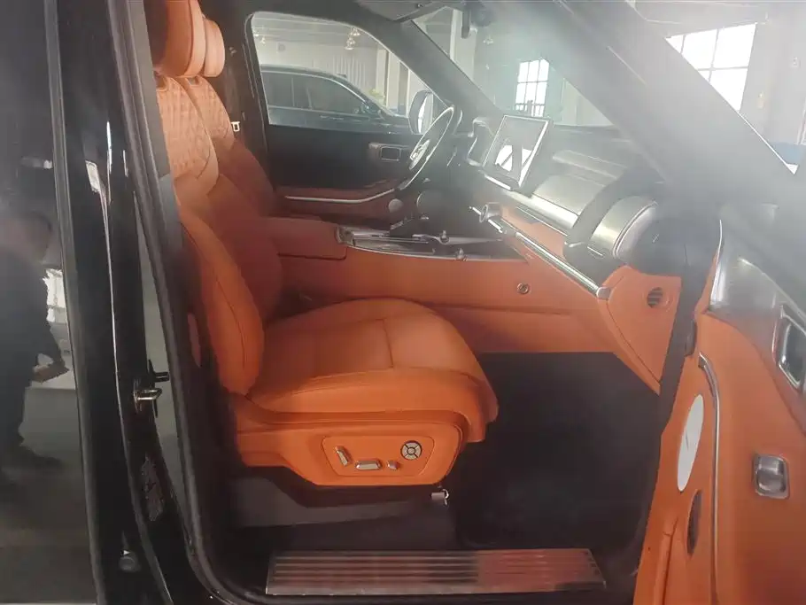 TANK TANK 700 NEW ENERGY