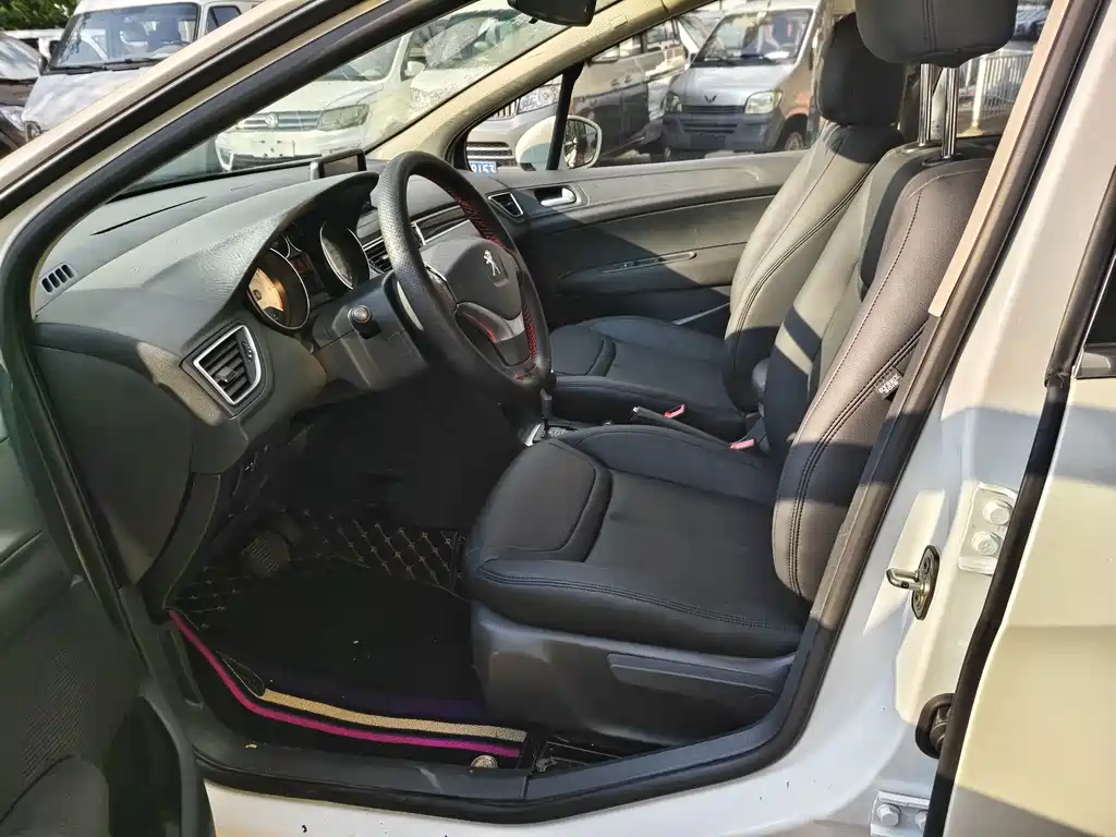 Peugeot 308 Joy Edition Classic 1.6L Auto Premium Fashion Type, фото 4