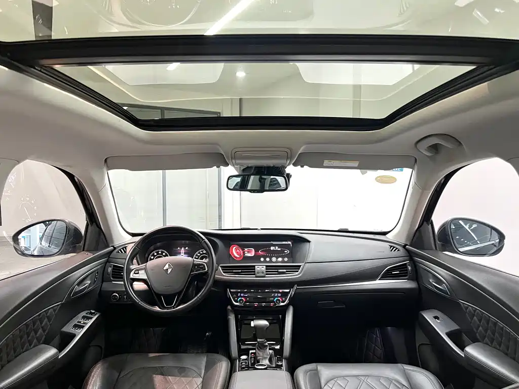 Borgward BX7 — миниатюра 7