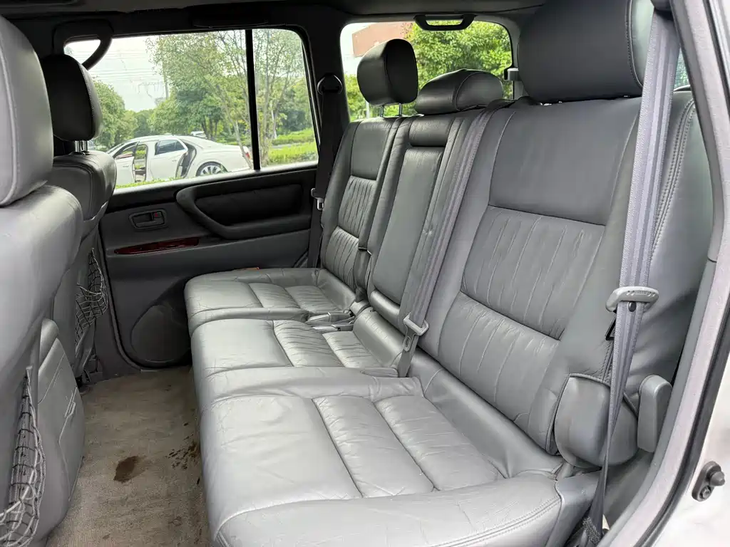 Toyota Land Cruiser 2001 4.7L AT