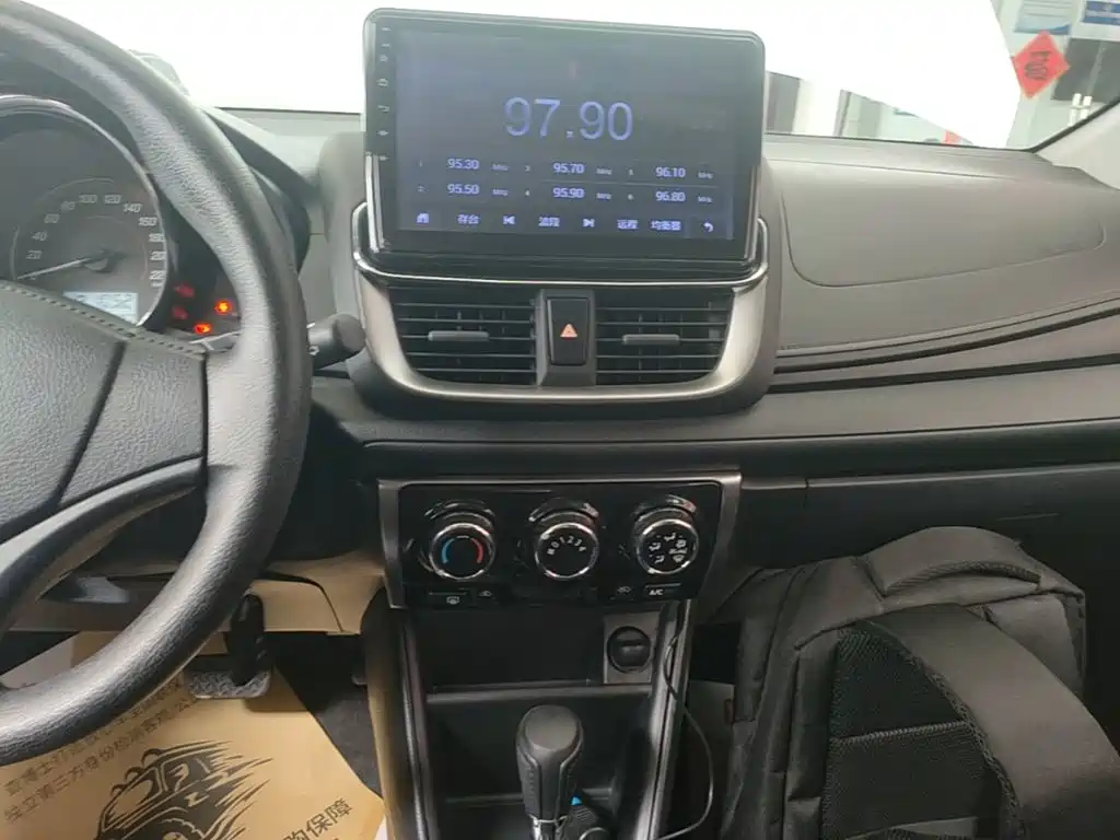 Toyota Yaris L — миниатюра 13