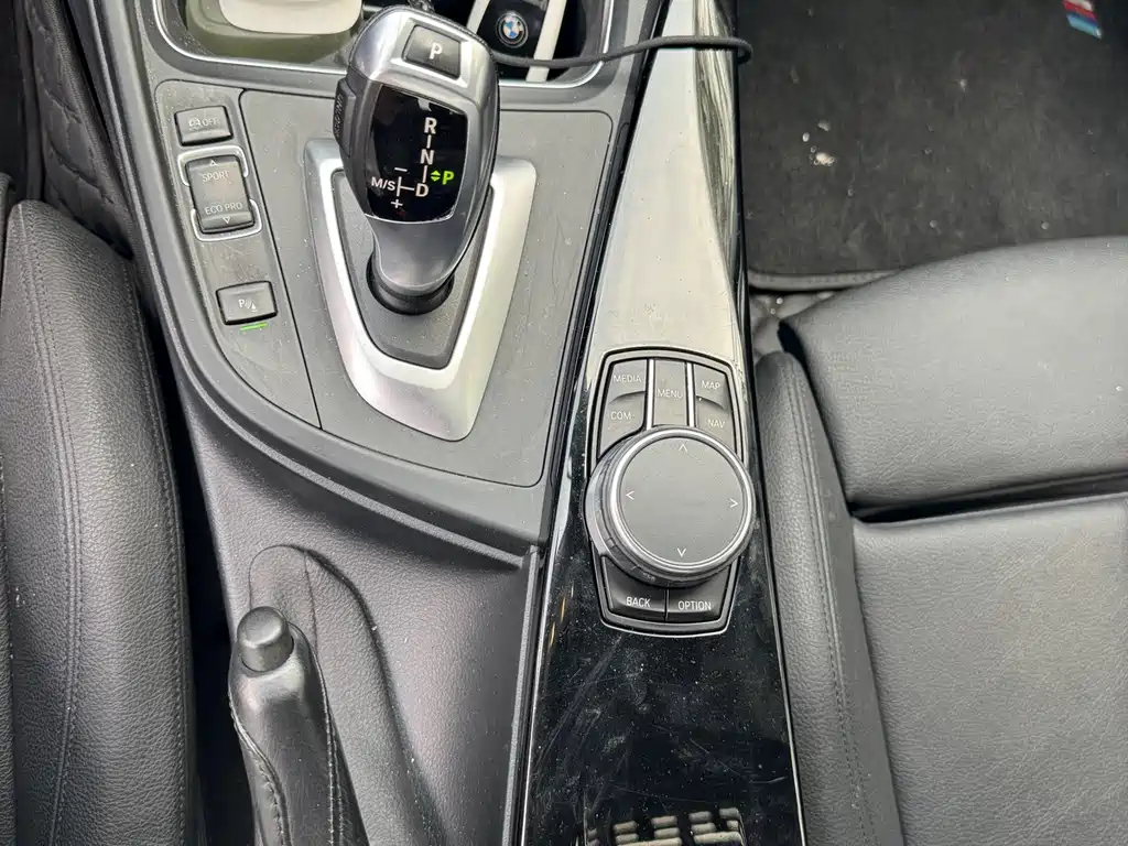 BMW 3 Series — миниатюра 17
