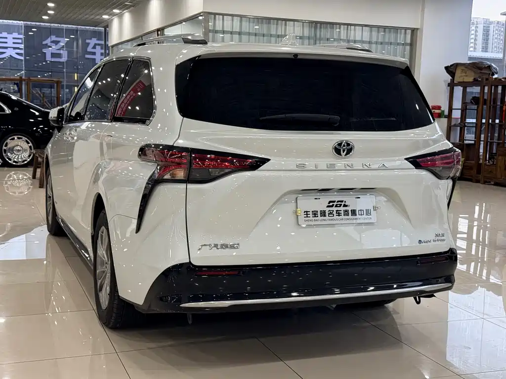 Toyota Sienna — миниатюра 11
