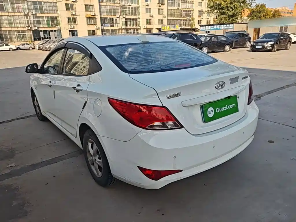 Hyundai Verna — миниатюра 5