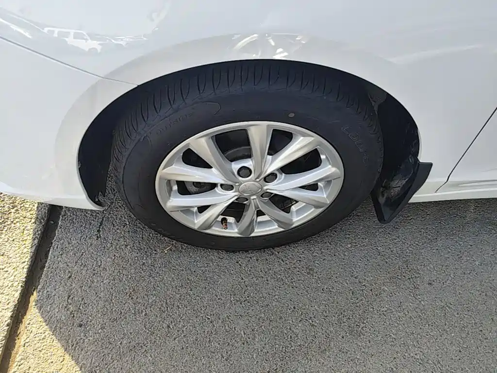 Roewe i5 — миниатюра 23