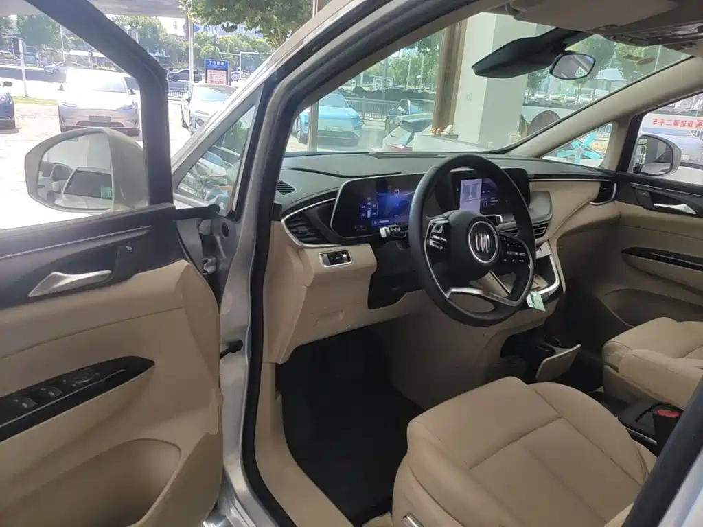 Buick GL8 Hybrid — миниатюра 16