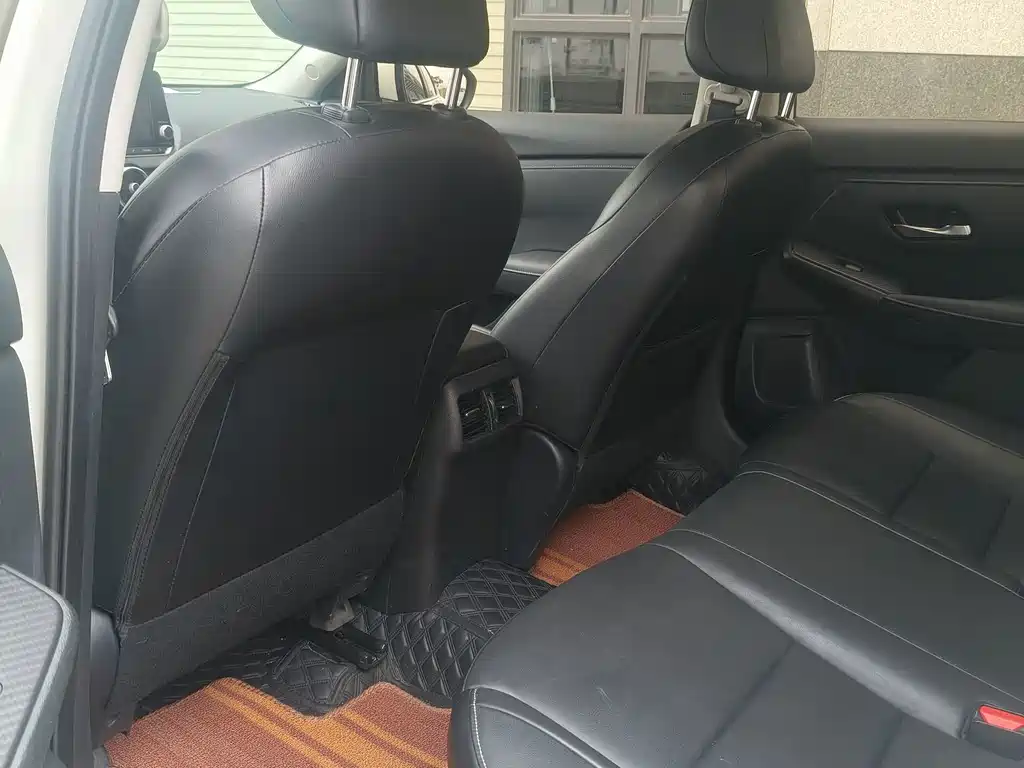 Nissan Sylphy — миниатюра 10