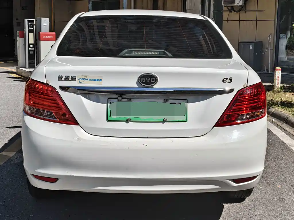 BYD e5 — миниатюра 6