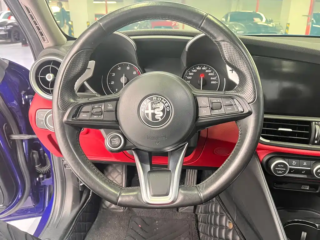 Alfa Romeo Giulia — миниатюра 6