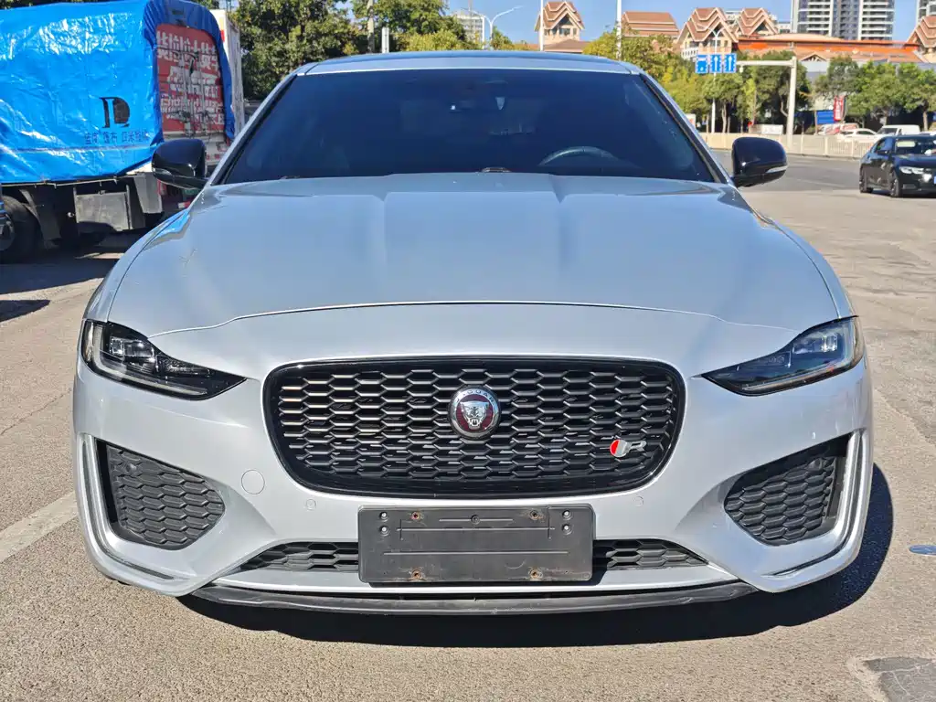 Jaguar XEL — миниатюра 2