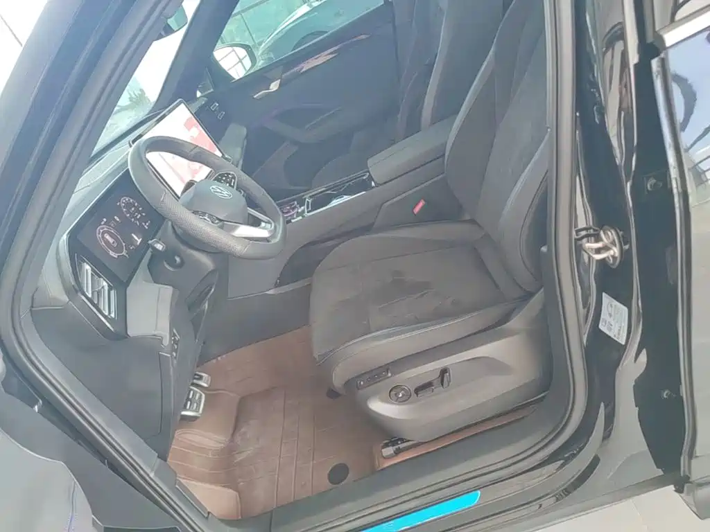 Volkswagen Tiguan L — миниатюра 20