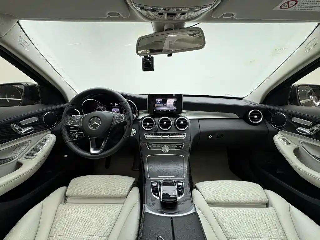 Mercedes-Benz C-Class — миниатюра 16