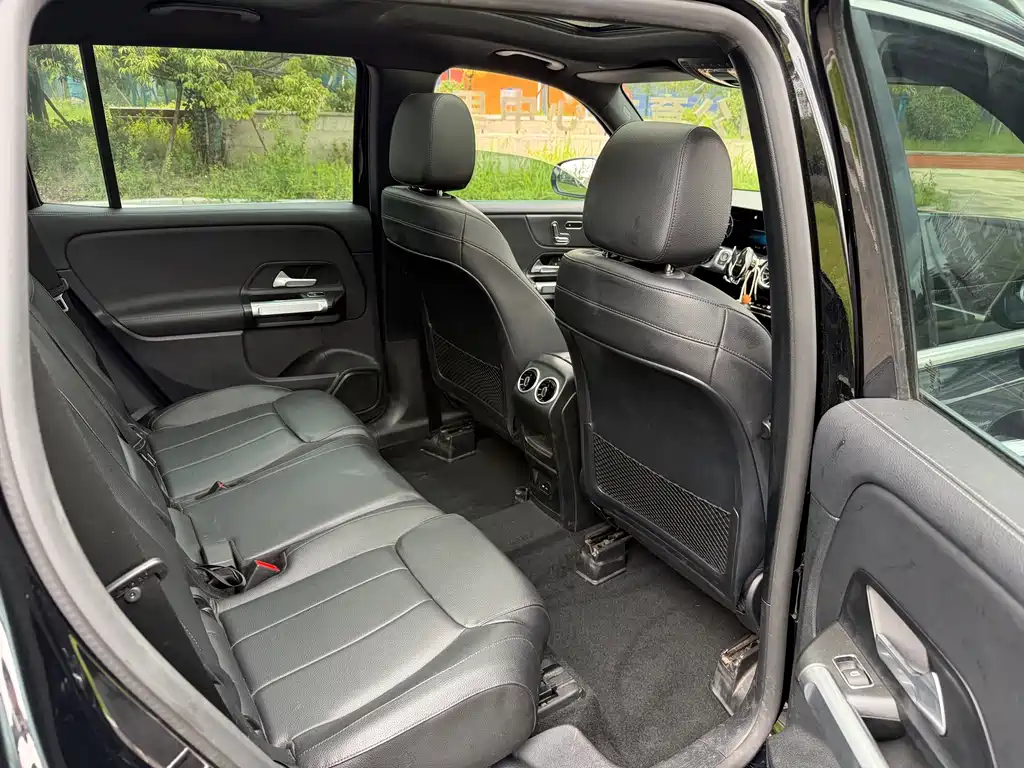 Mercedes-Benz GLB — миниатюра 10