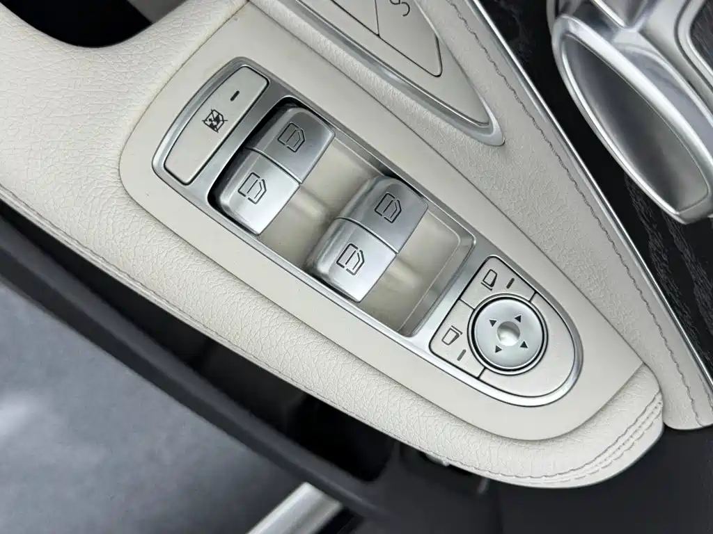 Mercedes-Benz C-Class — миниатюра 21