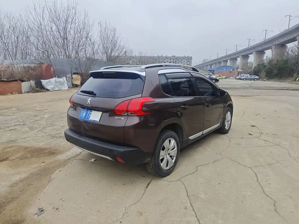 PEUGEOT 2008
