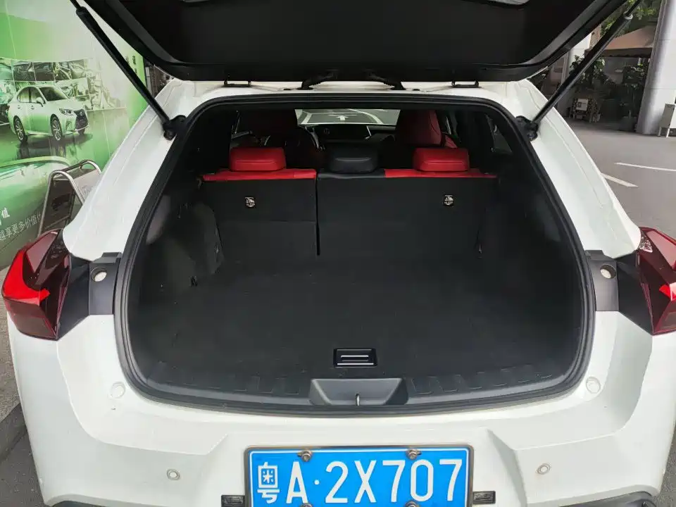Lexus UX — миниатюра 9