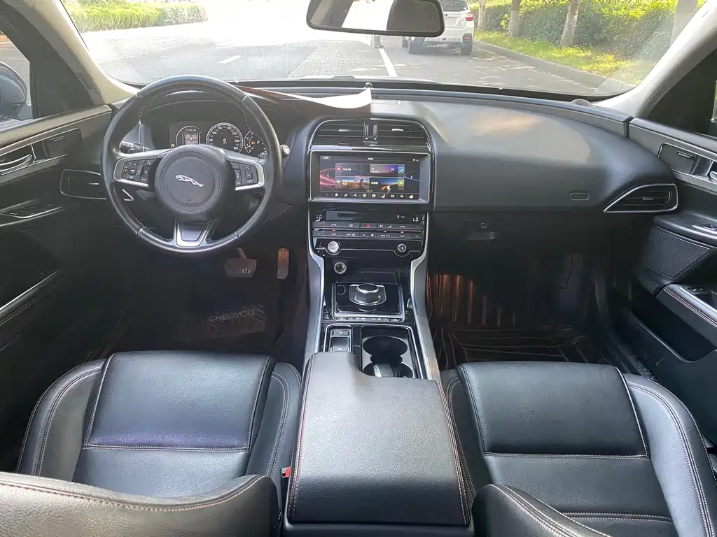 Jaguar XEL — миниатюра 8