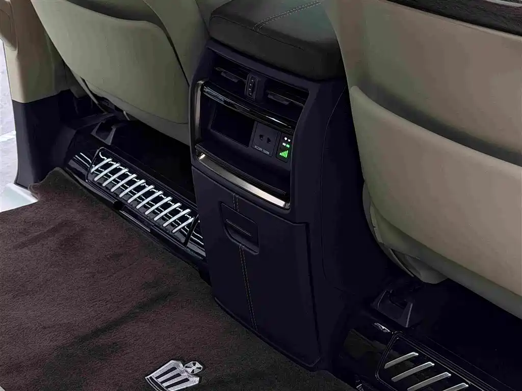 Toyota Vellfire — миниатюра 14