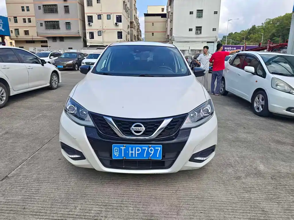 Nissan Tiida